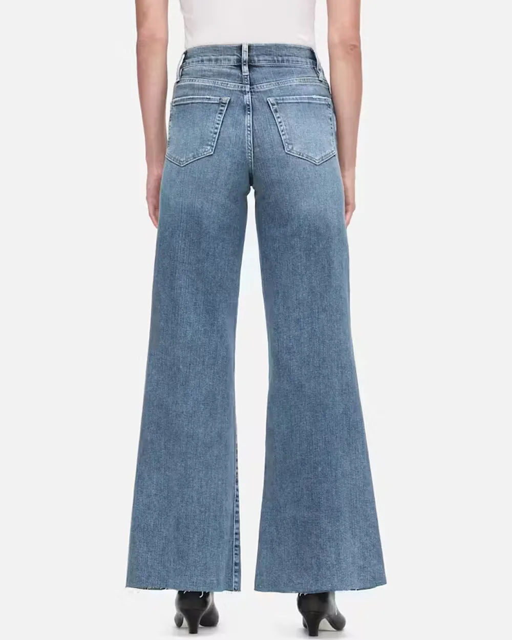 Le Palazzo Crop Raw Fray Jean in Daphne Blue