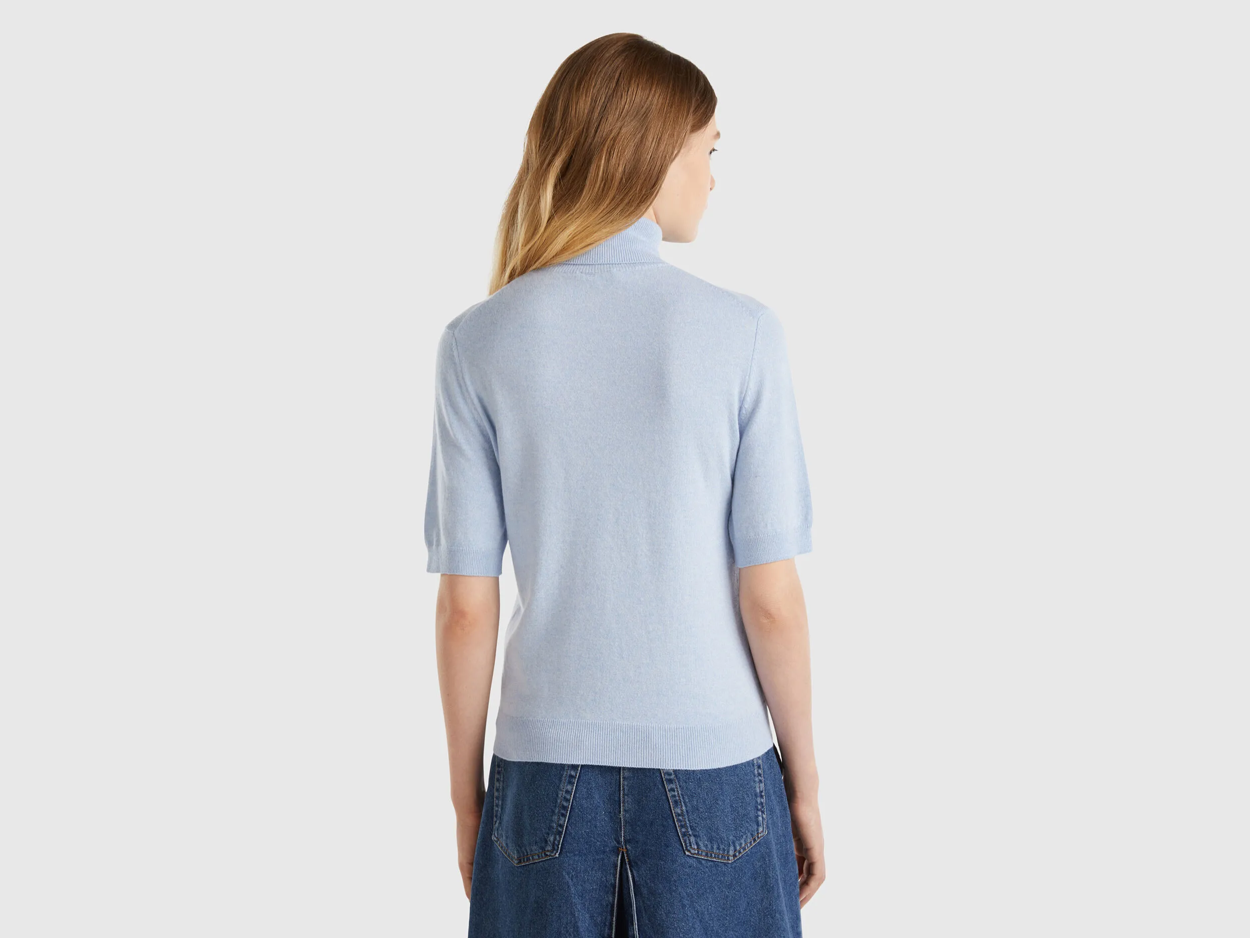 Ocean blue short sleeve turtleneck in cashmere blend - Light Blue | Benetton